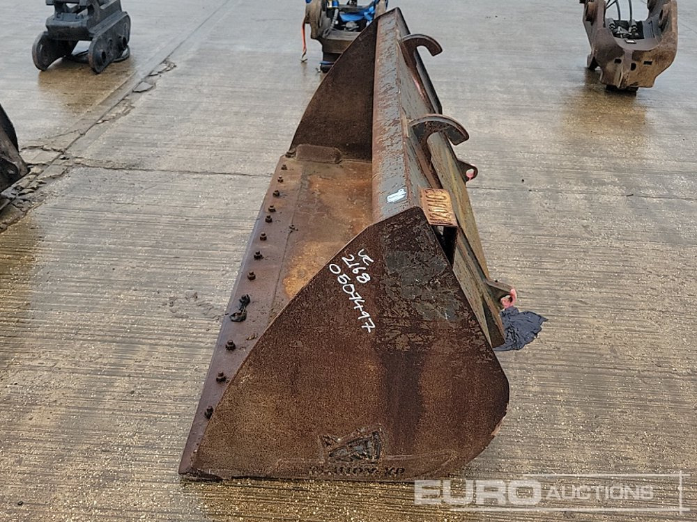 Rhinox 90" Loading Bucket to suit Telehandler - Bucket: picture 2 Rhinox 90" Loading Bucket to suit Telehandler - Bucket: picture 2