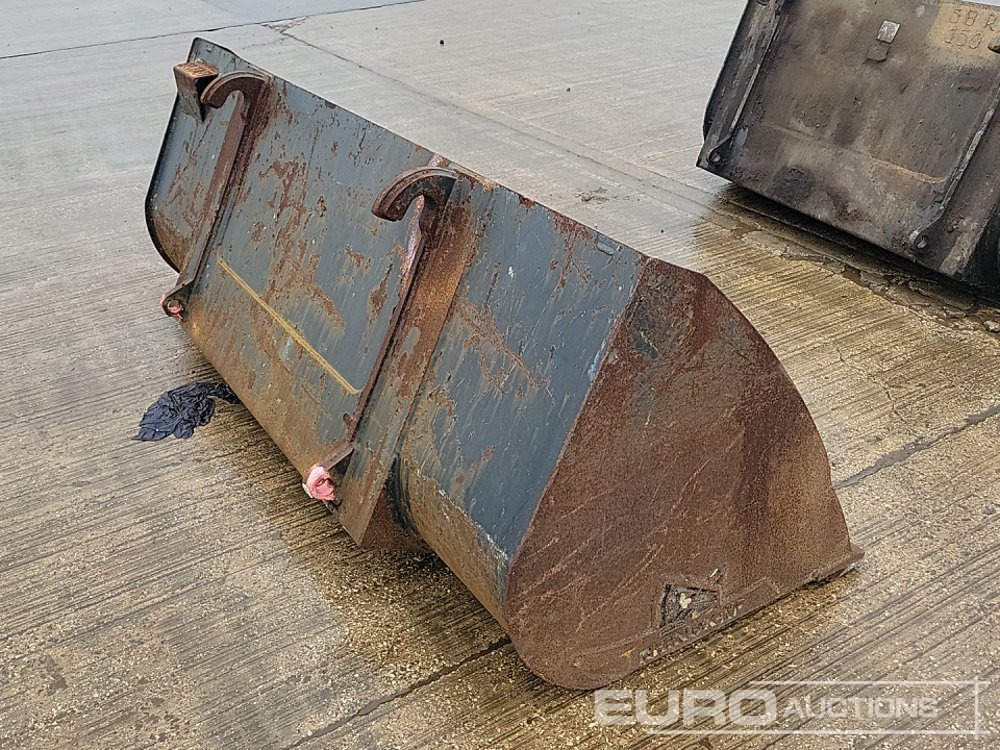 Rhinox 90" Loading Bucket to suit Telehandler - Bucket: picture 5 Rhinox 90" Loading Bucket to suit Telehandler - Bucket: picture 5