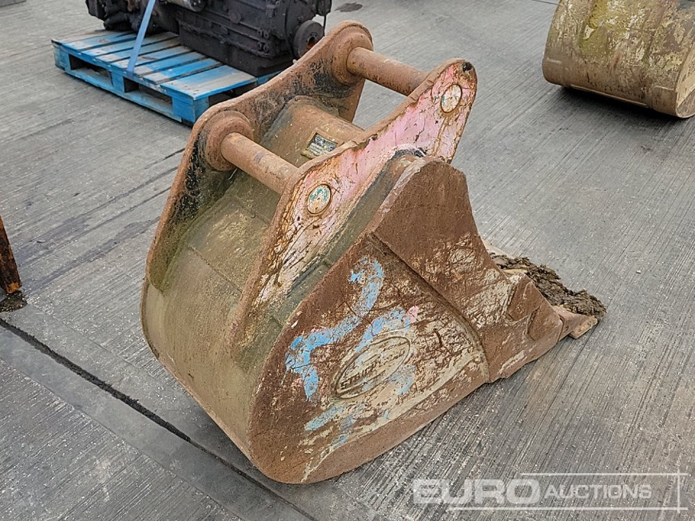 Strickland 24" Digging Bucket 65mm Pin to suit 13 Ton Excavator - Bucket: picture 5 Strickland 24" Digging Bucket 65mm Pin to suit 13 Ton Excavator - Bucket: picture 5