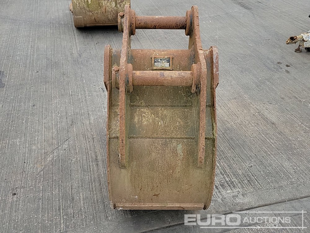 Strickland 24" Digging Bucket 65mm Pin to suit 13 Ton Excavator - Bucket: picture 4 Strickland 24" Digging Bucket 65mm Pin to suit 13 Ton Excavator - Bucket: picture 4