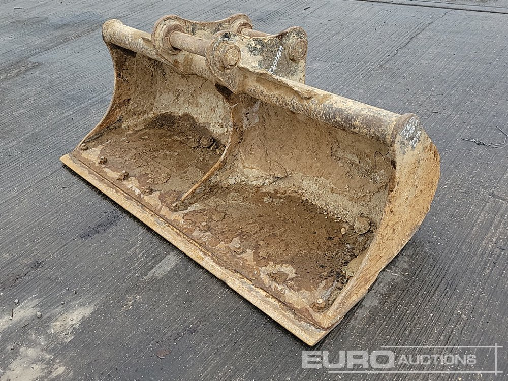 Strickland 72" Ditching Bucket 65mm Pin to suit 13 Ton Excavator - Bucket: picture 1 Strickland 72" Ditching Bucket 65mm Pin to suit 13 Ton Excavator - Bucket: picture 1