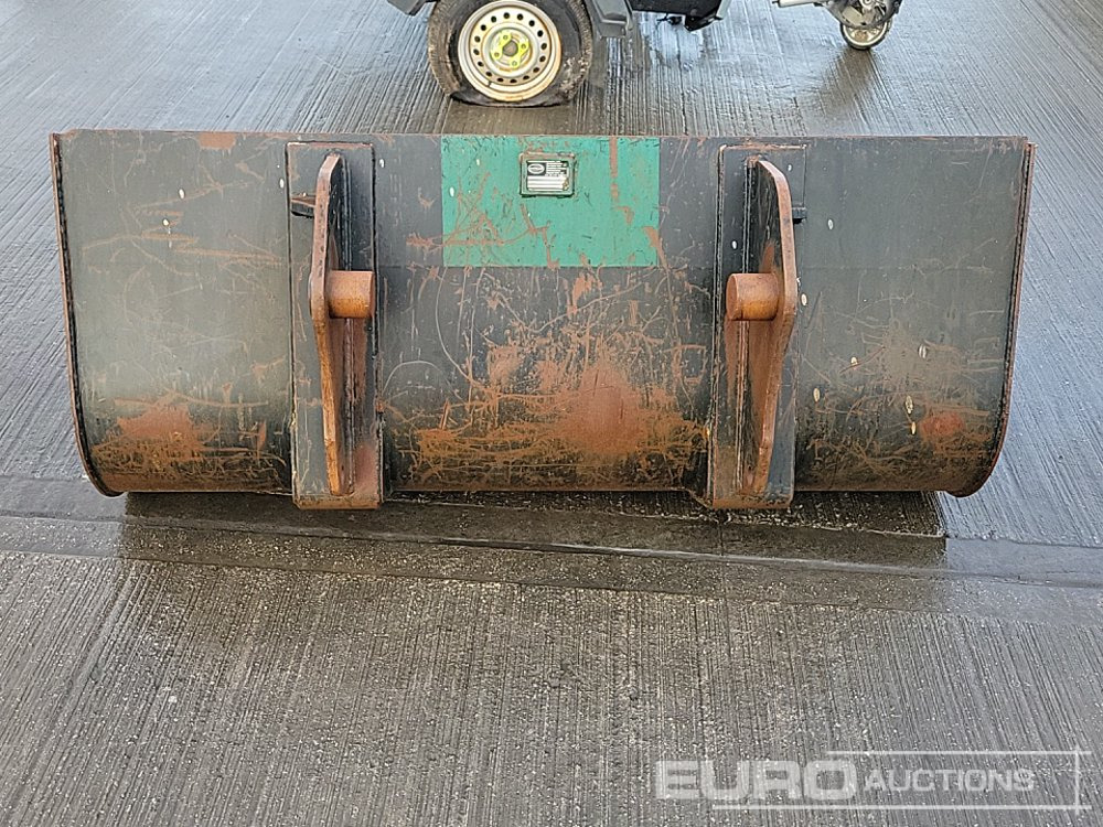 Strickland 72" Loading Bucket to suit Telehandler - Bucket: picture 4 Strickland 72" Loading Bucket to suit Telehandler - Bucket: picture 4