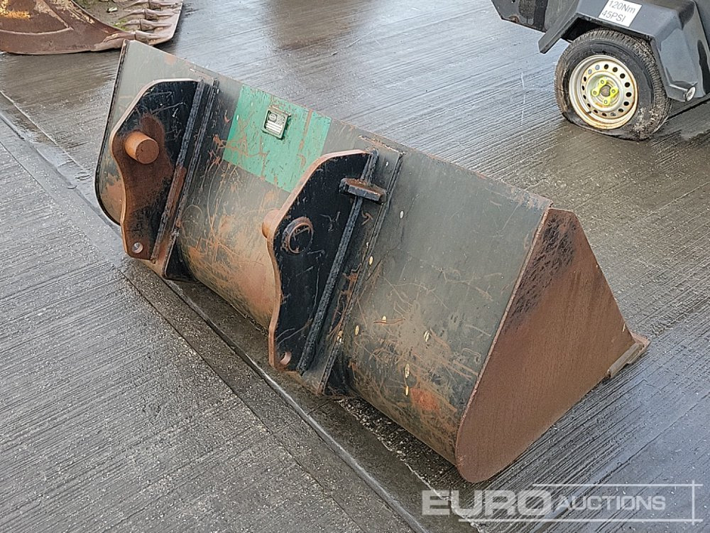 Strickland 72" Loading Bucket to suit Telehandler - Bucket: picture 5 Strickland 72" Loading Bucket to suit Telehandler - Bucket: picture 5