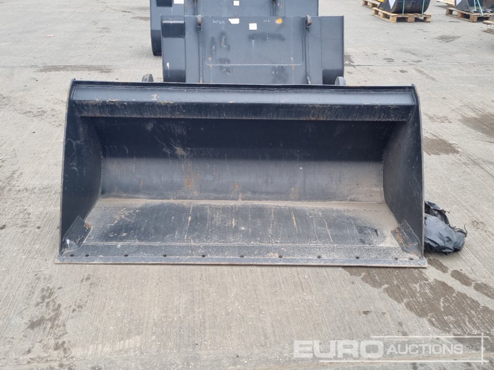 Unused 2024 Rhinox 72" Loading Bucket to suit Telehandler - Bucket: picture 2 Unused 2024 Rhinox 72" Loading Bucket to suit Telehandler - Bucket: picture 2