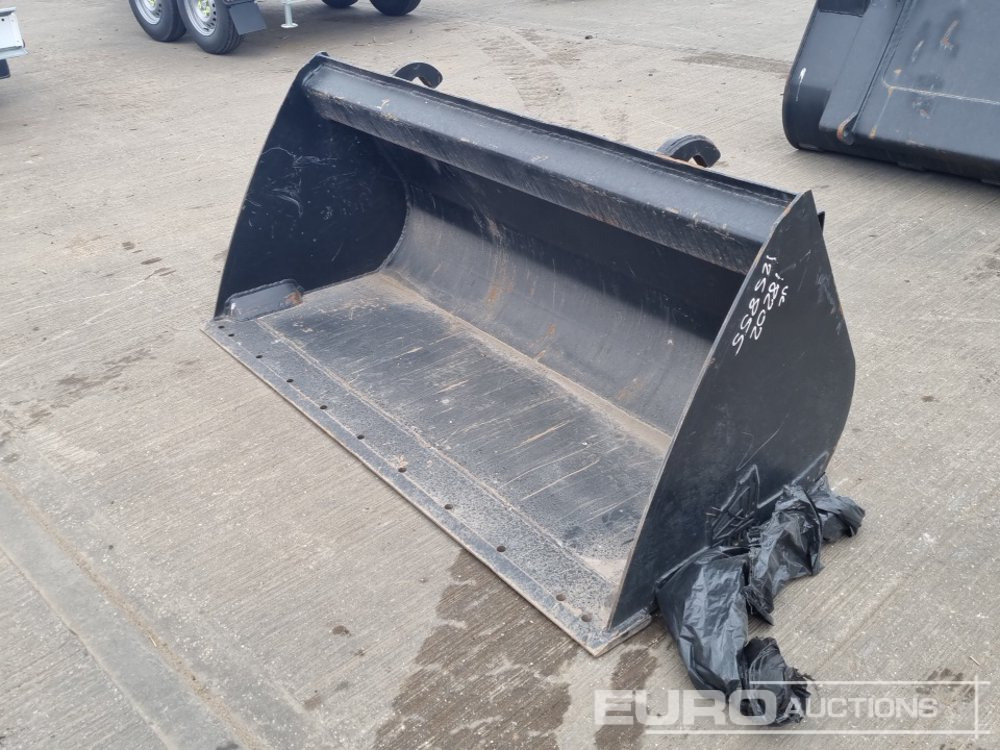 Unused 2024 Rhinox 72" Loading Bucket to suit Telehandler - Bucket: picture 3 Unused 2024 Rhinox 72" Loading Bucket to suit Telehandler - Bucket: picture 3