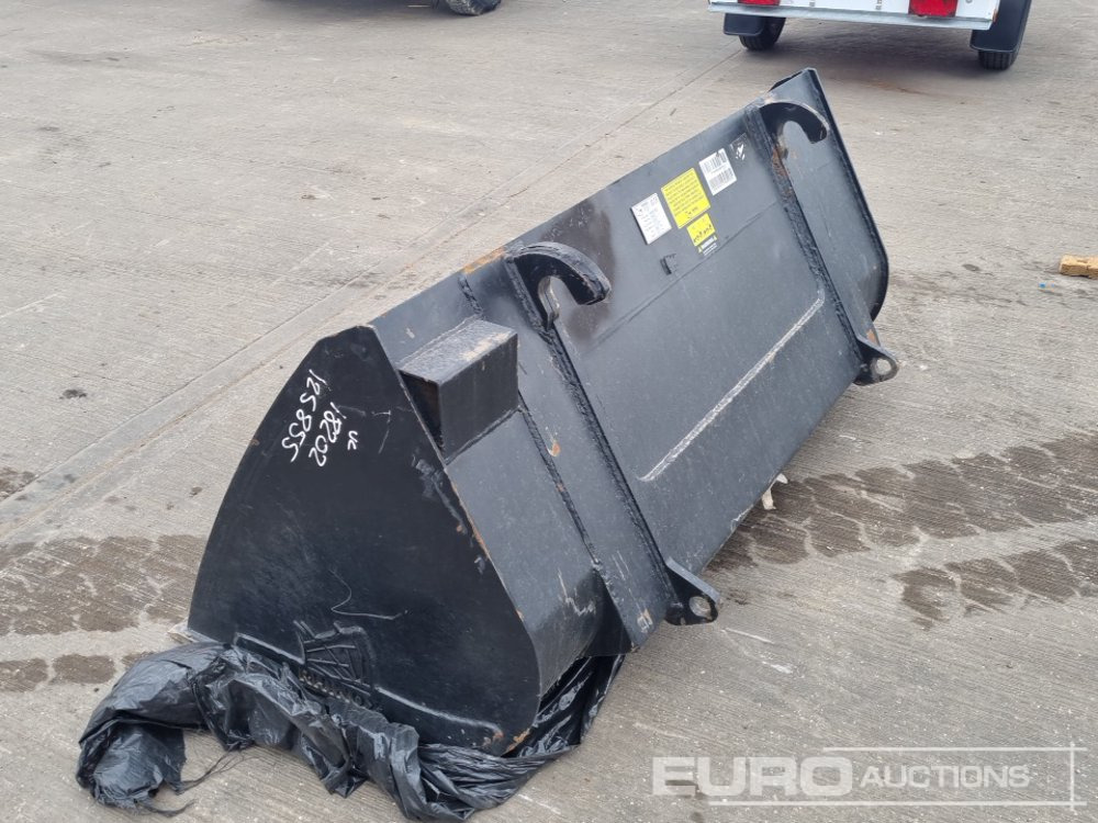 Unused 2024 Rhinox 72" Loading Bucket to suit Telehandler - Bucket: picture 5 Unused 2024 Rhinox 72" Loading Bucket to suit Telehandler - Bucket: picture 5