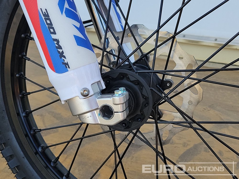 Motorcycle Unused 2025 Apollo Storm 300cc Motorcross Bike, 21" Front, 18" Rear Tyres, Electric Start, Air Cooled, Hydraulic Suspension, Disc Brakes, Lighting Kit (UNASSEMBLED): picture 16