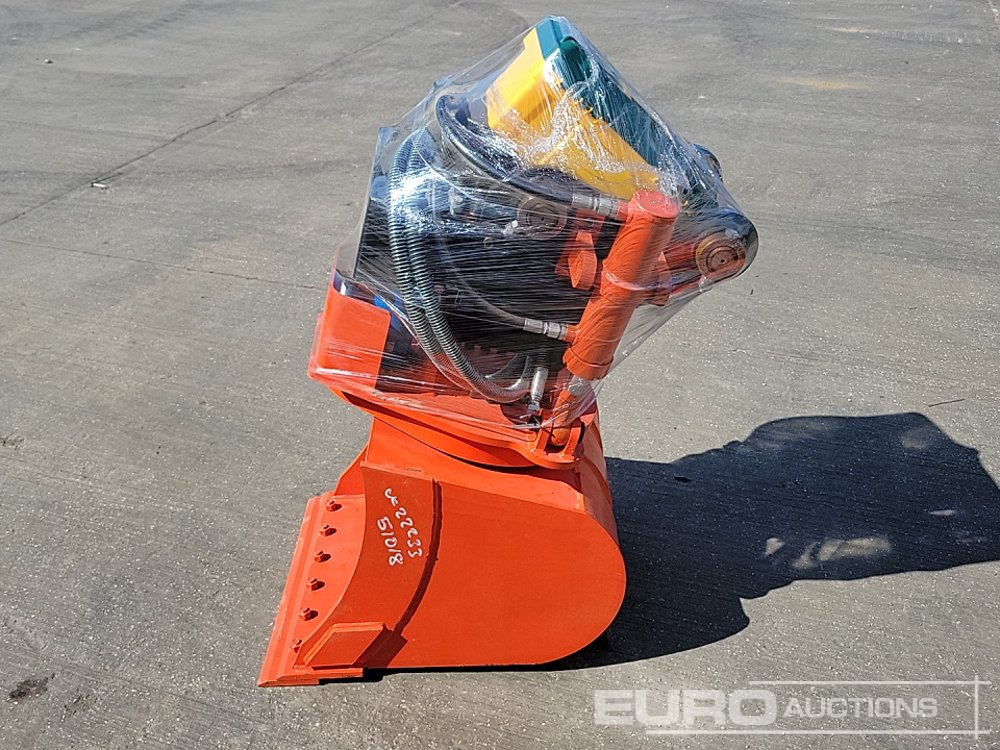 Unused 2025 Hydraulic Tilt Rotator Bucket 50mm Pin to suit 6-8 Ton Excavtor - Bucket: picture 2 Unused 2025 Hydraulic Tilt Rotator Bucket 50mm Pin to suit 6-8 Ton Excavtor - Bucket: picture 2
