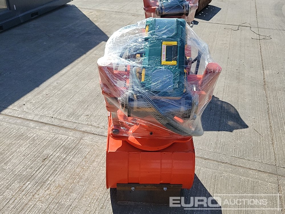 Unused 2025 Hydraulic Tilt Rotator Bucket 50mm Pin to suit 6-8 Ton Excavtor - Bucket: picture 4 Unused 2025 Hydraulic Tilt Rotator Bucket 50mm Pin to suit 6-8 Ton Excavtor - Bucket: picture 4