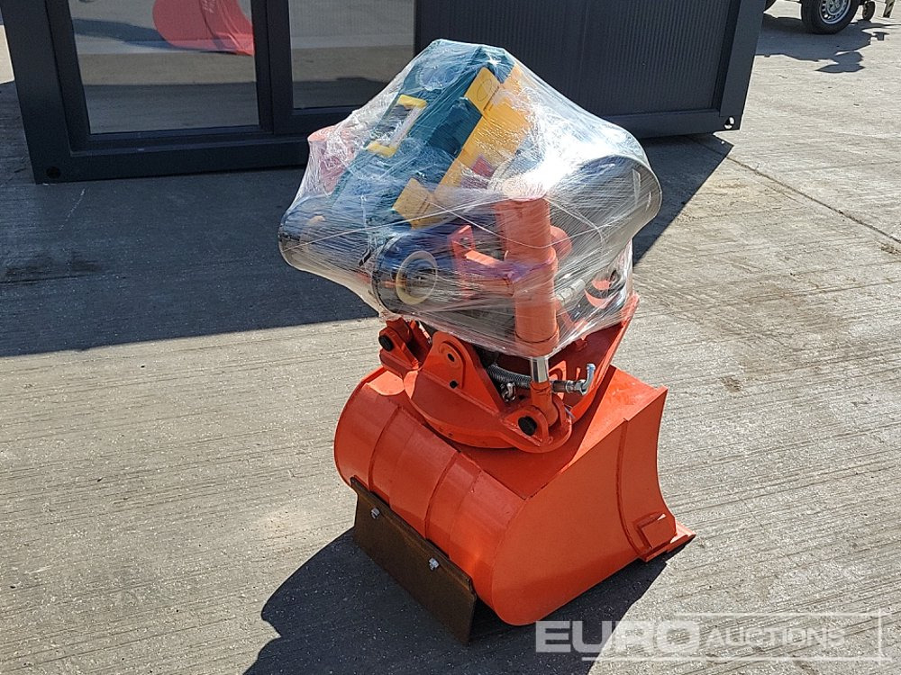Unused 2025 Hydraulic Tilt Rotator Bucket 50mm Pin to suit 6-8 Ton Excavtor - Bucket: picture 5 Unused 2025 Hydraulic Tilt Rotator Bucket 50mm Pin to suit 6-8 Ton Excavtor - Bucket: picture 5
