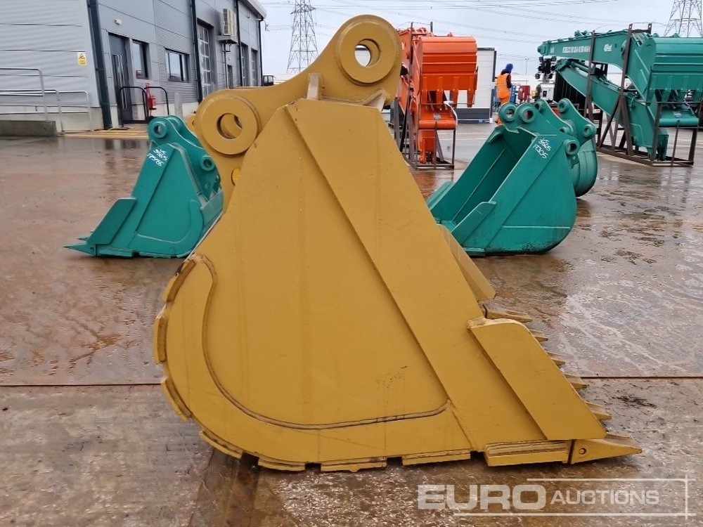 New Bucket Unused 52" Digging Bucket 80mm Pin to suit 20 Ton Excavator: picture 6 New Bucket Unused 52" Digging Bucket 80mm Pin to suit 20 Ton Excavator: picture 6