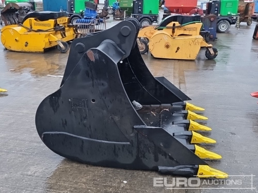 New Bucket Unused 60" Digging Bucket 80mm Pin to suit 20 Ton Excavator: picture 6 New Bucket Unused 60" Digging Bucket 80mm Pin to suit 20 Ton Excavator: picture 6