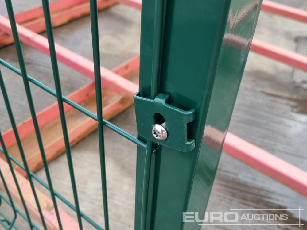Construction equipment Unused Galvanised & Powder Coated Heavy Duty (5mm) Wire Mesh Fencing, 25 x H2.4m x W2.2m Panels, 26 x 60mm x 60mm x3m Posts, with Fittings (Green): picture 6