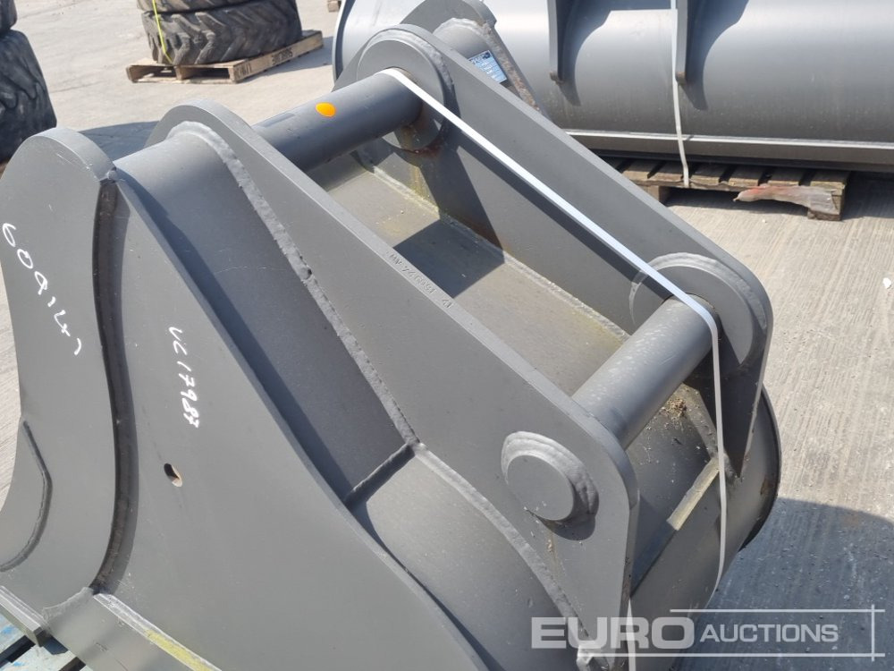 New Bucket Unused Miller 30" Scoop Bucket 80mm Pin to suit 20 Ton Excavator: picture 11