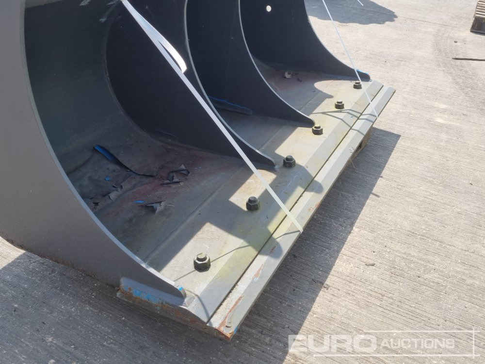New Bucket Unused Miller 72" Ditching Bucket 80mm Pin to suit 20 Ton Excavator: picture 10