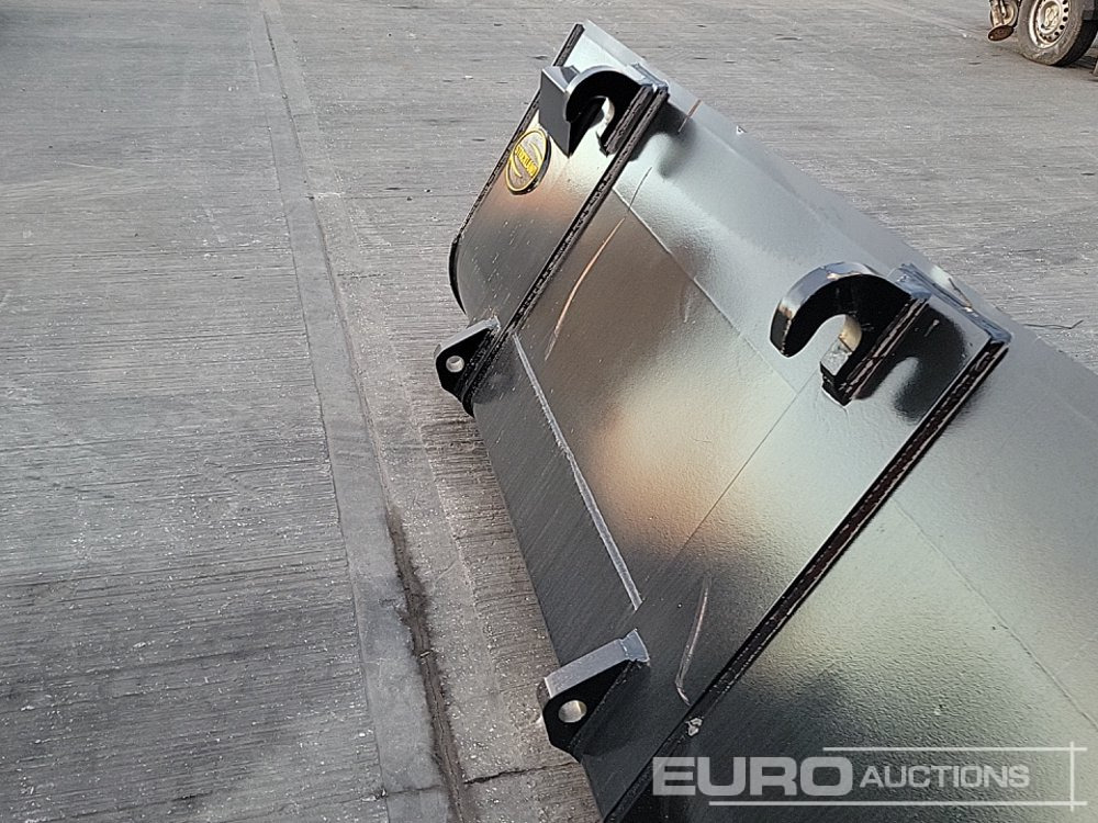 New Bucket Unused Strickland 90" Loading Bucket to suit JCB Telehandler: picture 11
