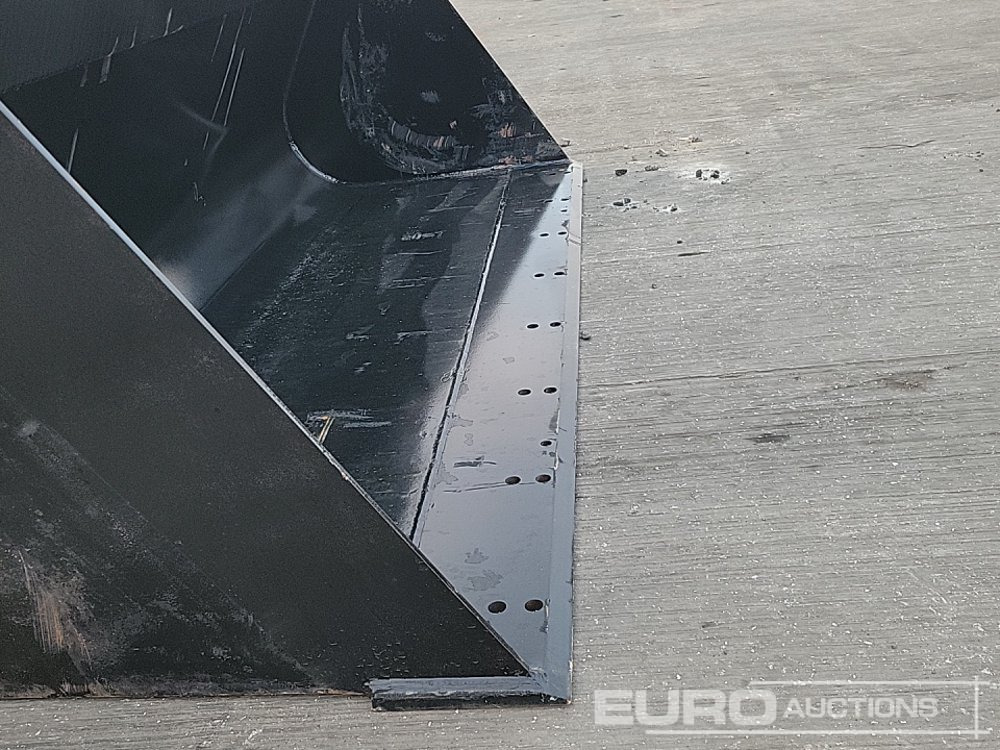 New Bucket Unused Strickland 90" Loading Bucket to suit JCB Telehandler: picture 10