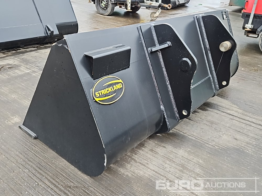 Unused Strickland 90" Loading Bucket to suit Manitou Telehandler - Bucket: picture 3 Unused Strickland 90" Loading Bucket to suit Manitou Telehandler - Bucket: picture 3