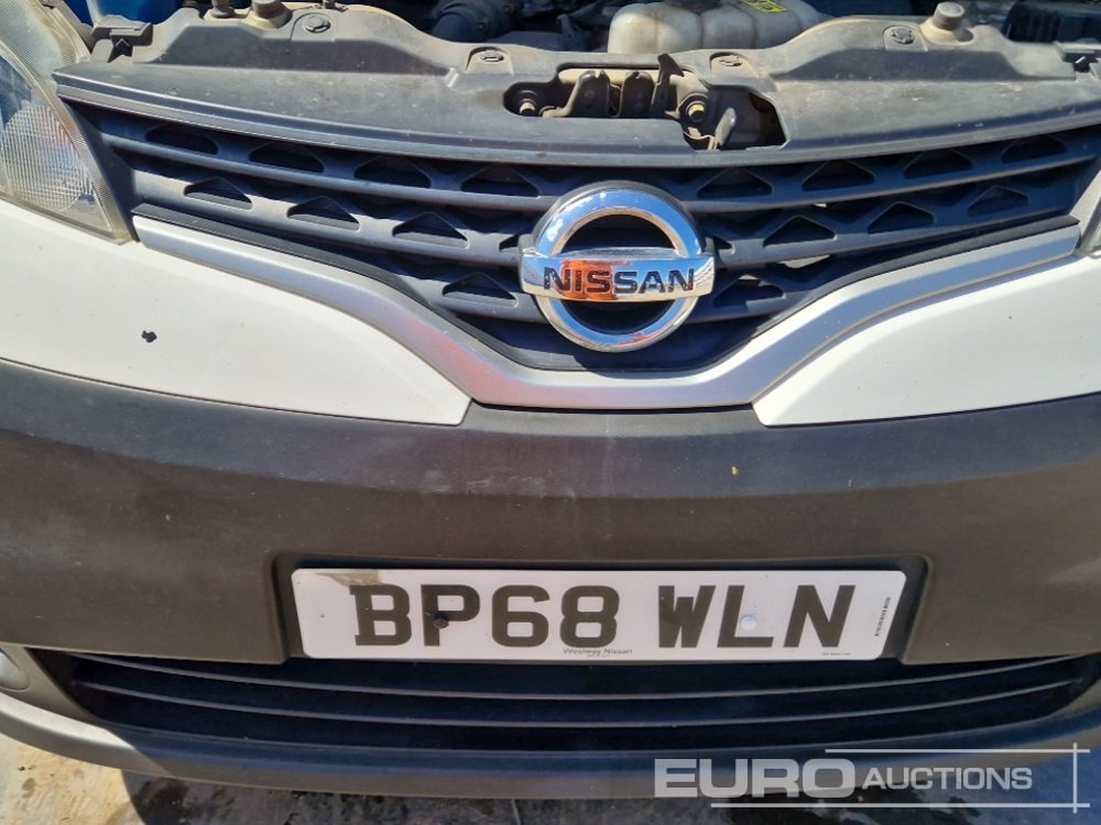 Van Nissan NV200: picture 38