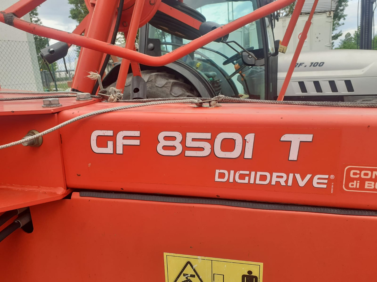 Voltafieno usato Kuhn GF 8501 T - Tedder/ Rake: picture 3 Voltafieno usato Kuhn GF 8501 T - Tedder/ Rake: picture 3