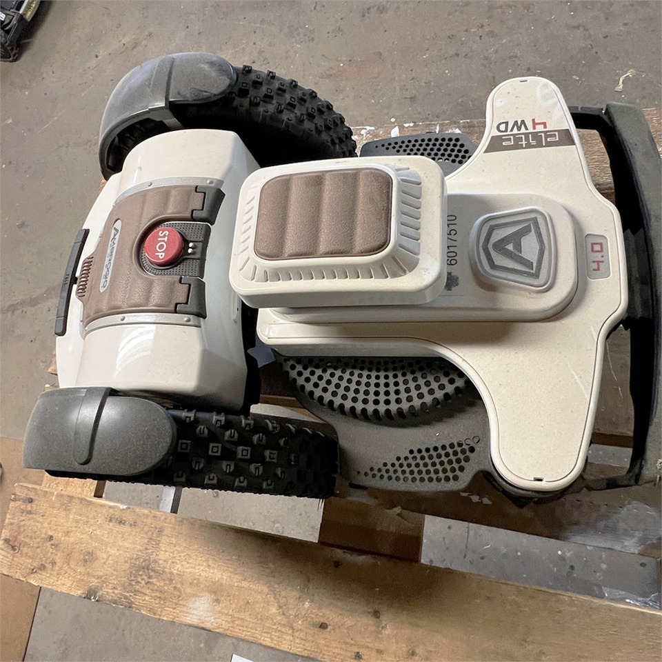 Ambrogio 4.0 Elite Premium 4 wd - Garden mower: picture 5 Ambrogio 4.0 Elite Premium 4 wd - Garden mower: picture 5