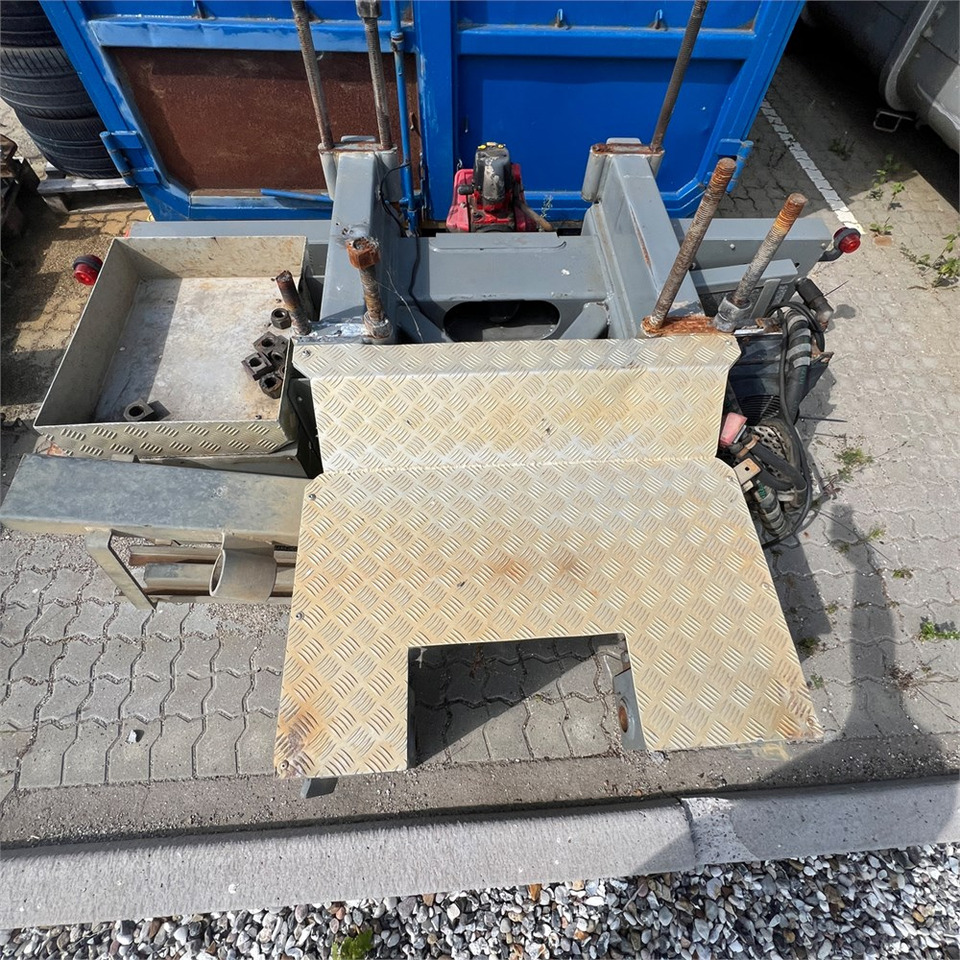 Attachment for Truck ABC Kranbeslag / Crane bracket rear mounted: picture 9