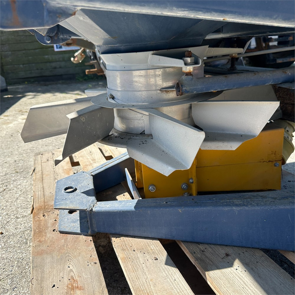 Bogballe BL - Fertilizing equipment: picture 5 Bogballe BL - Fertilizing equipment: picture 5