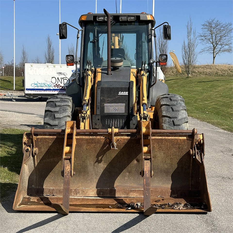 Case 695SM-4PS - Backhoe loader: picture 3 Case 695SM-4PS - Backhoe loader: picture 3
