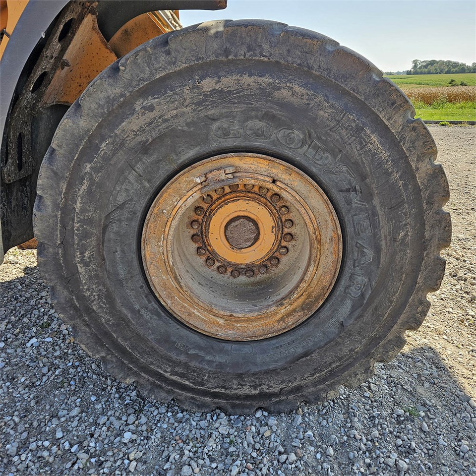 Wheel loader Case 921 E: picture 47