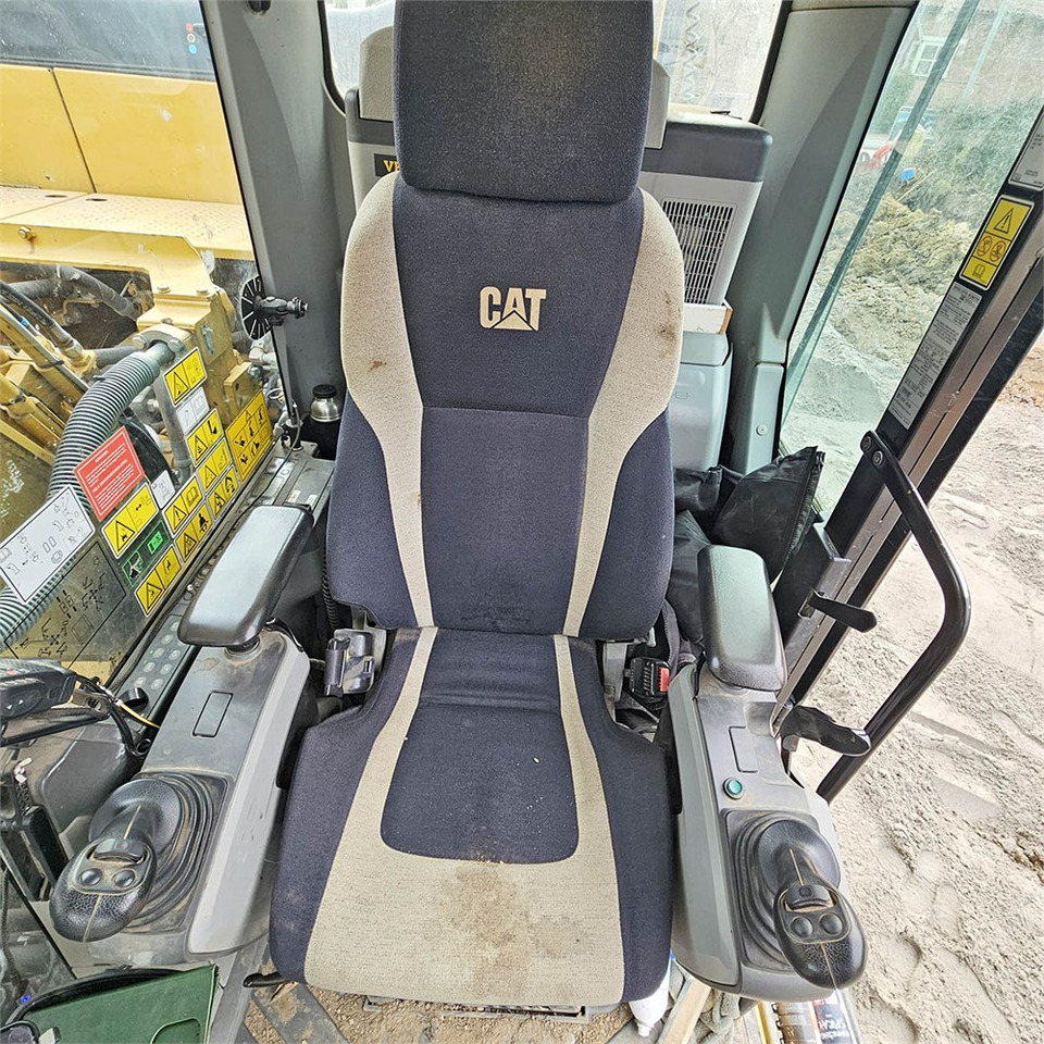 Crawler excavator Caterpillar 320 EL: picture 9