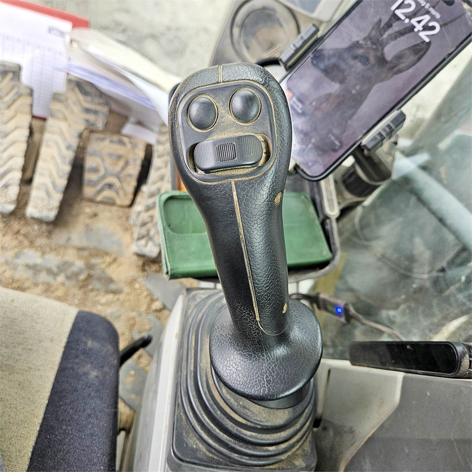 Crawler excavator Caterpillar 320 EL: picture 11