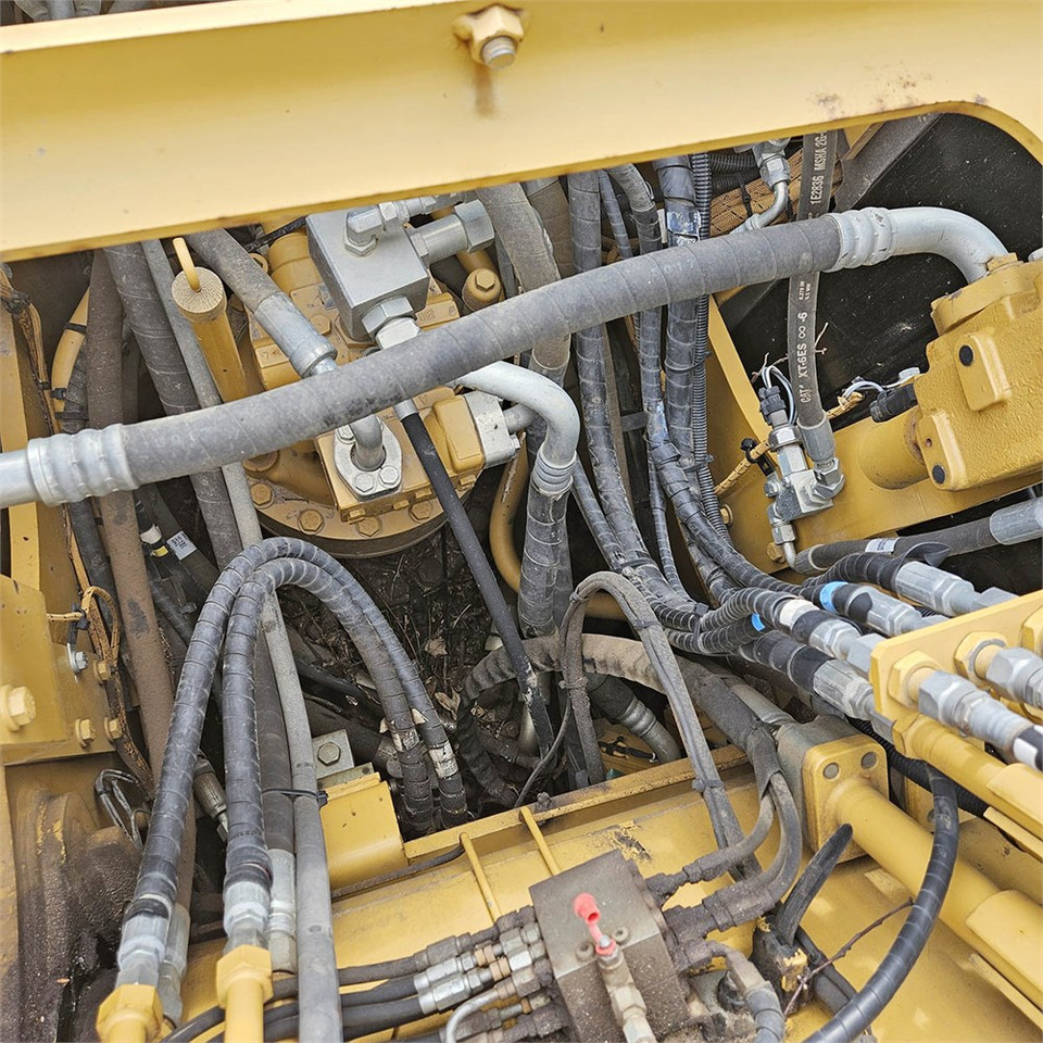 Crawler excavator Caterpillar 320 EL: picture 21
