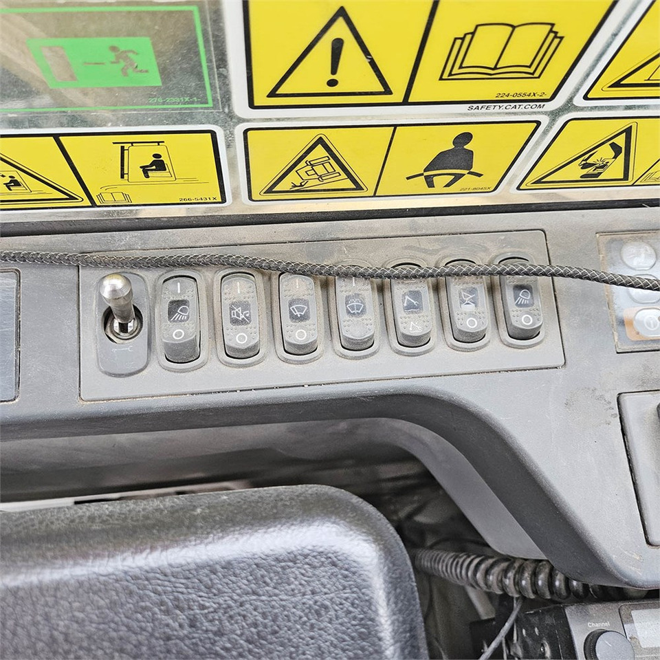 Crawler excavator Caterpillar 320 EL: picture 13
