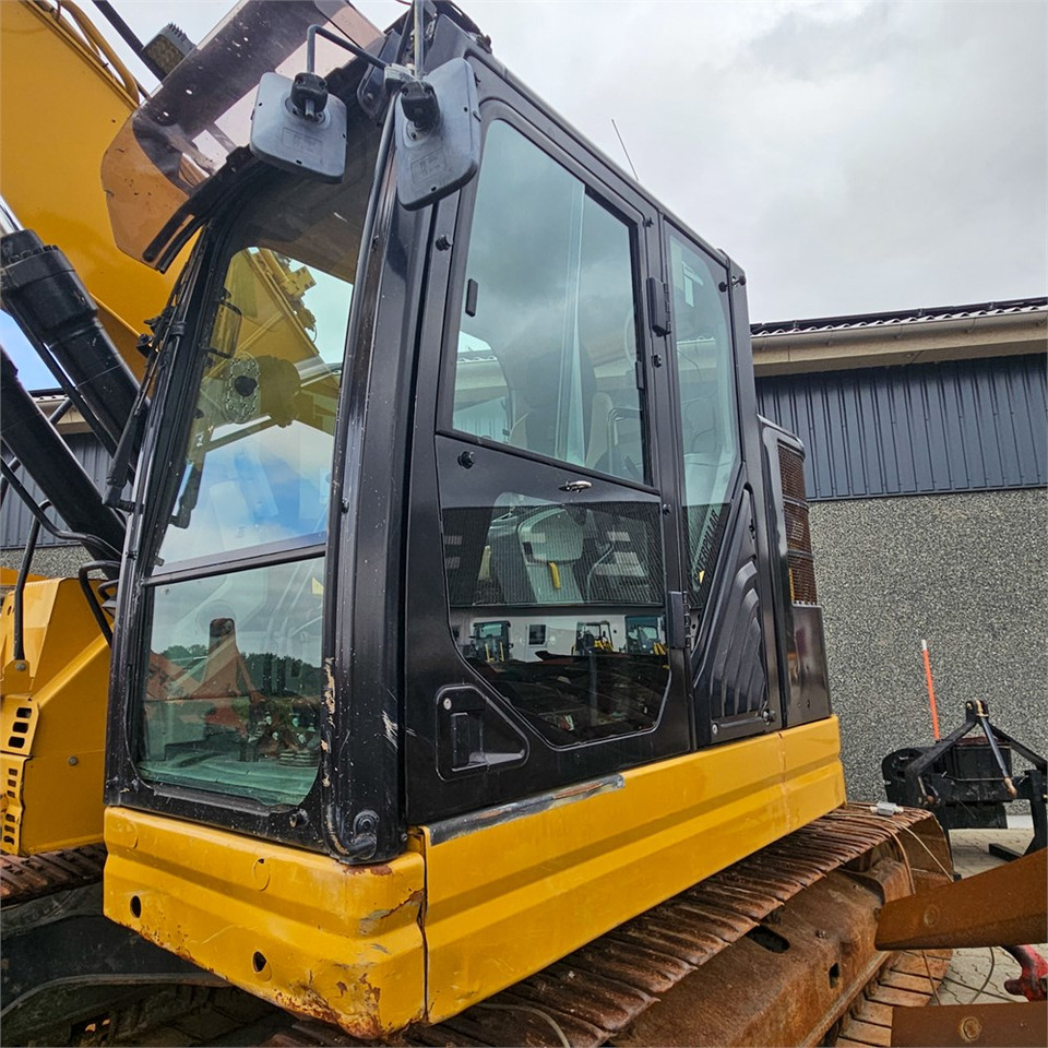 Crawler excavator Caterpillar 325 FLCR: picture 11
