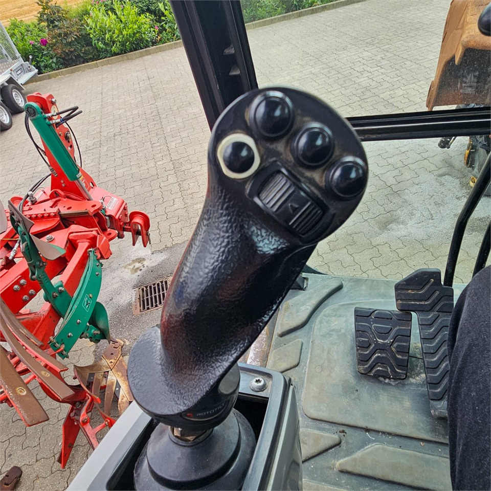 Crawler excavator Caterpillar 325 FLCR: picture 17