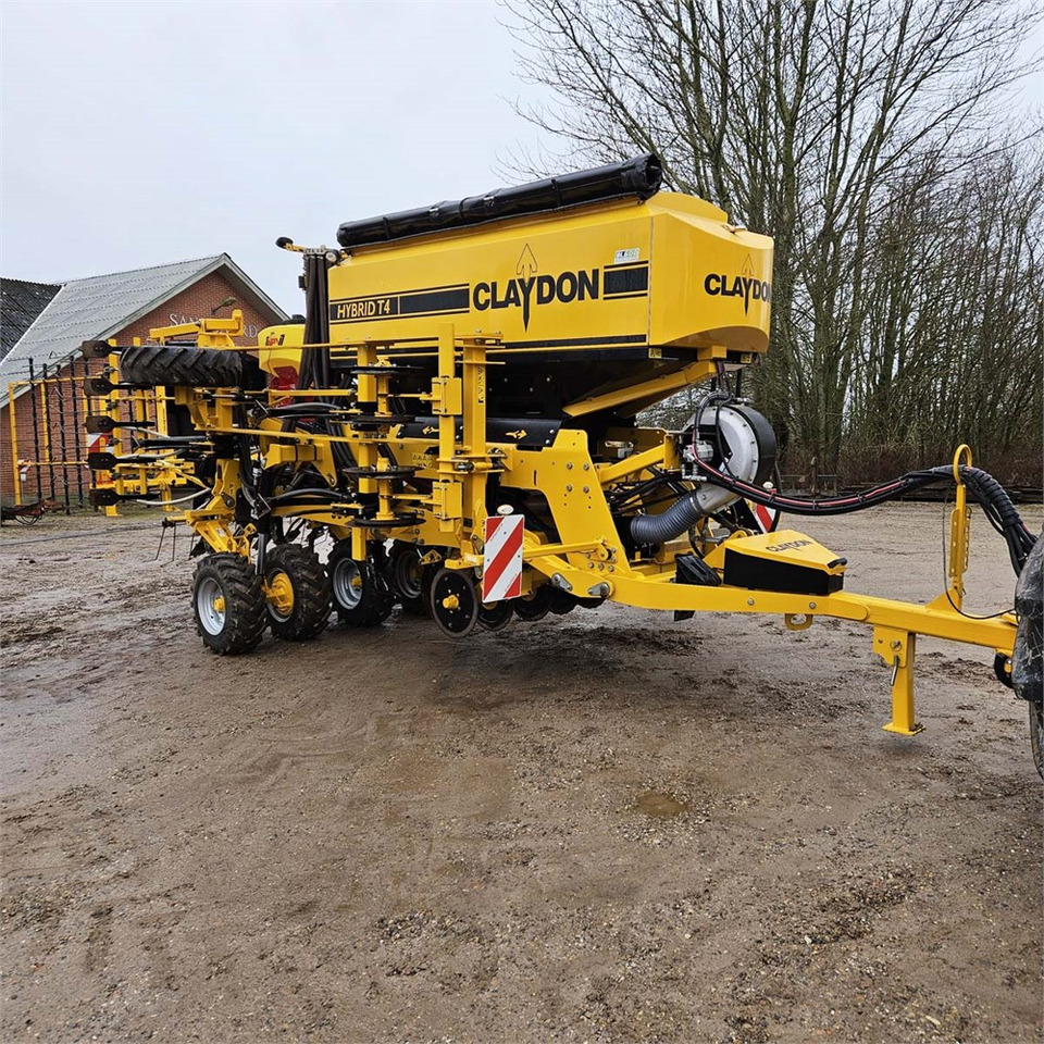 Claydon Trailed Hybrid 4 - 4,8 meter - Sowing equipment: picture 1 Claydon Trailed Hybrid 4 - 4,8 meter - Sowing equipment: picture 1