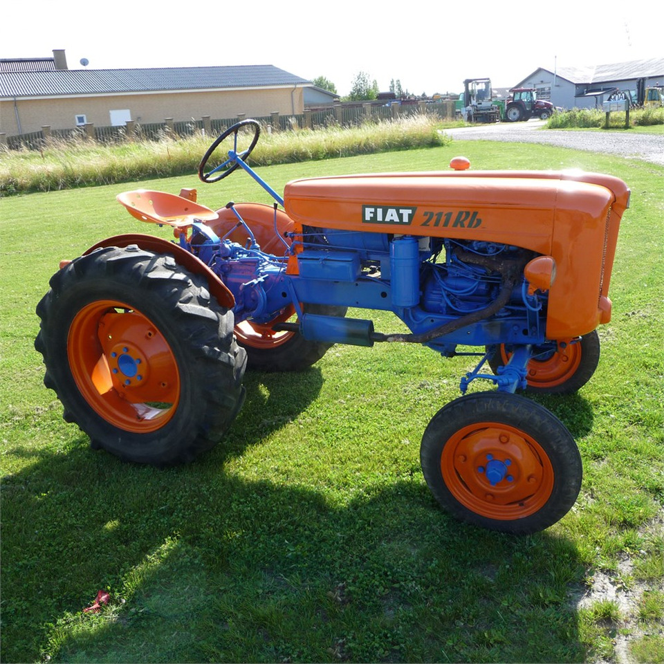 Farm tractor Fiat 211R: picture 1