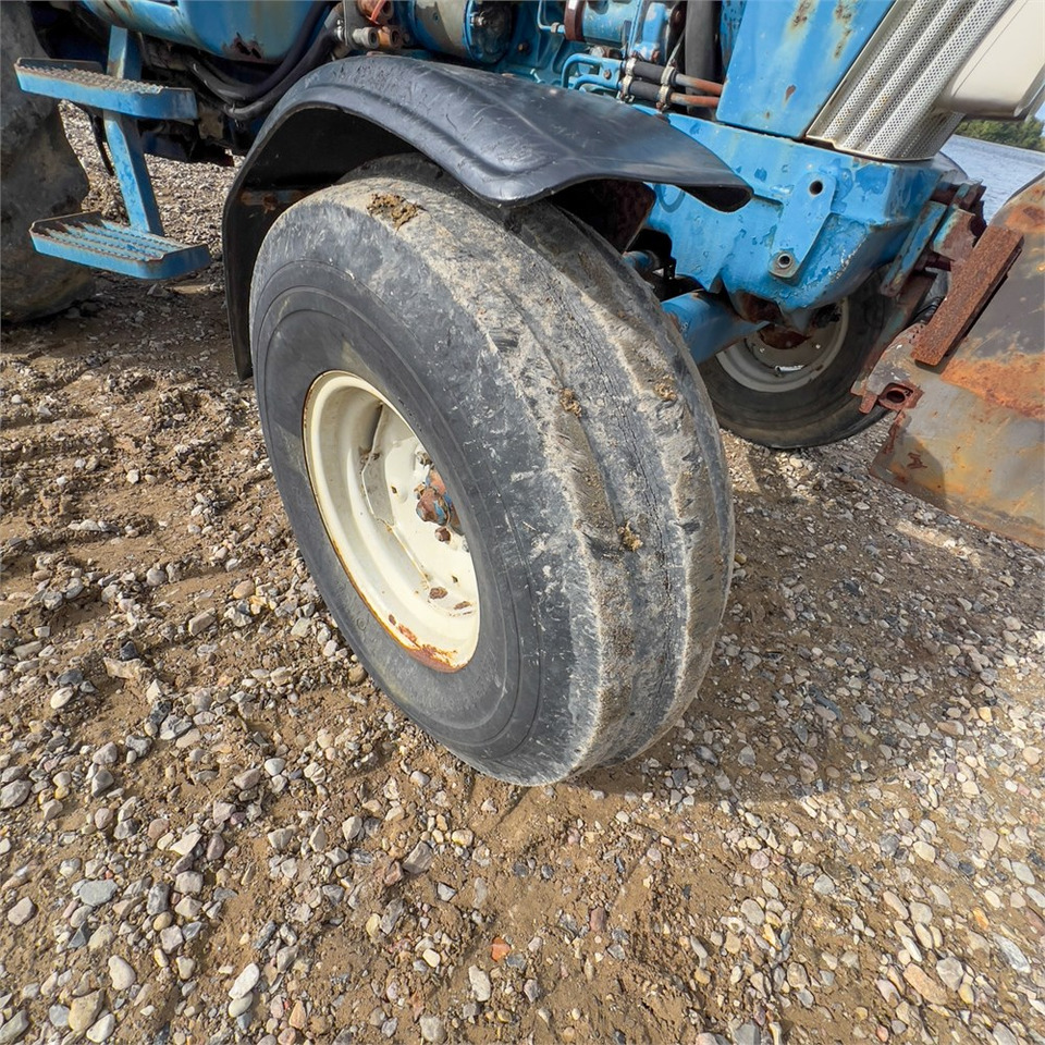 Farm tractor Ford 5610: picture 24