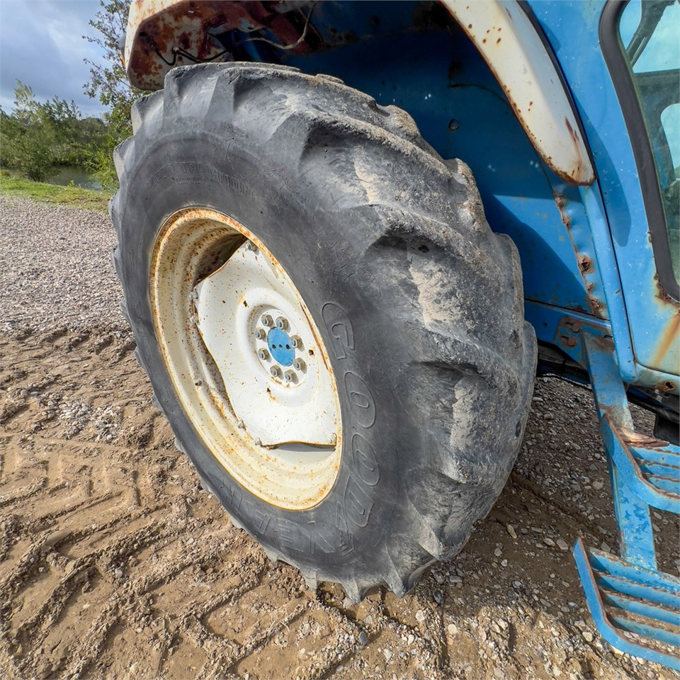 Farm tractor Ford 5610: picture 26