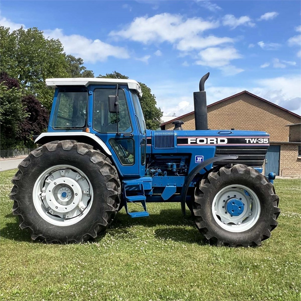 Ford TW 35 - Farm tractor: picture 3 Ford TW 35 - Farm tractor: picture 3