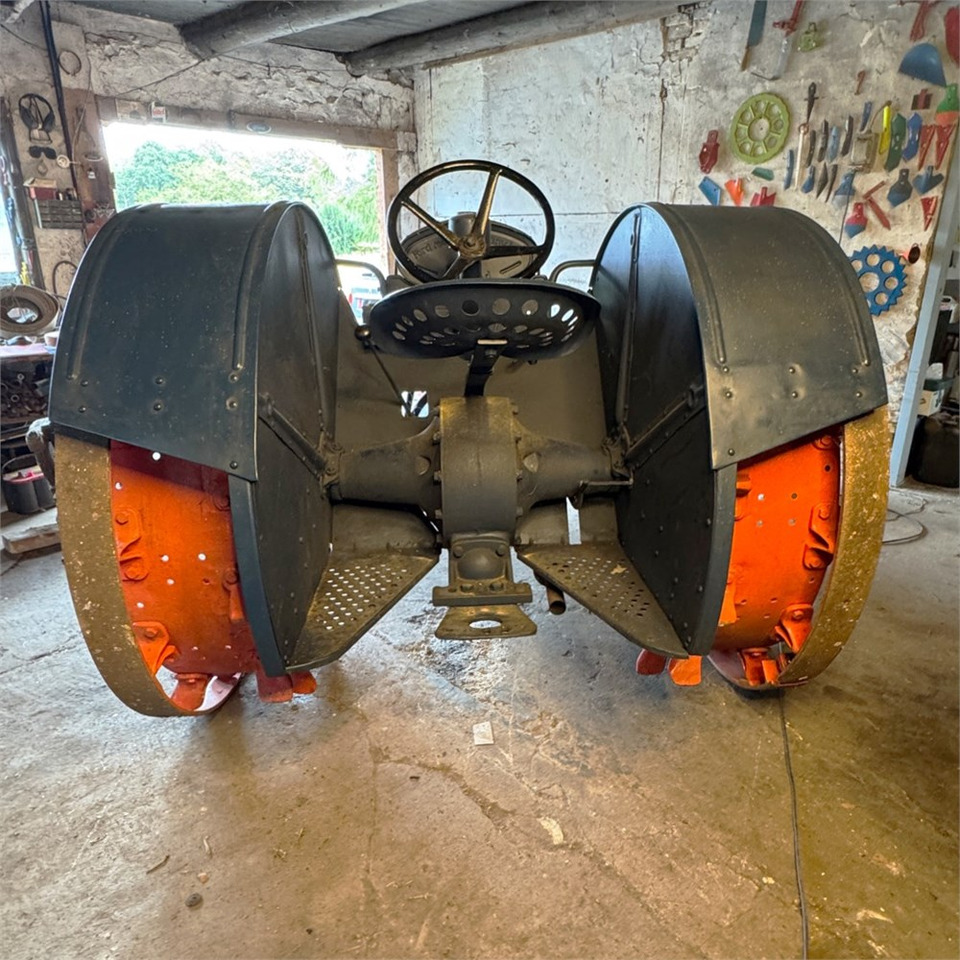 Fordson N - Farm tractor: picture 3 Fordson N - Farm tractor: picture 3