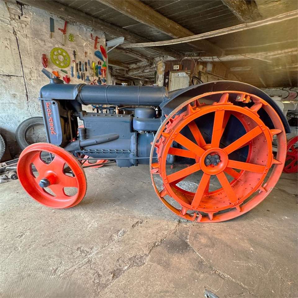 Fordson N - Farm tractor: picture 2 Fordson N - Farm tractor: picture 2