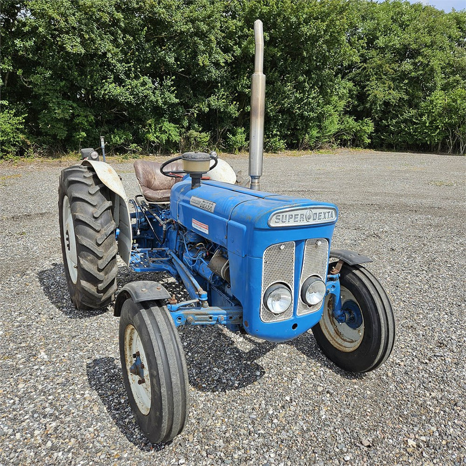 Fordson Super Dexta - Farm tractor: picture 2 Fordson Super Dexta - Farm tractor: picture 2
