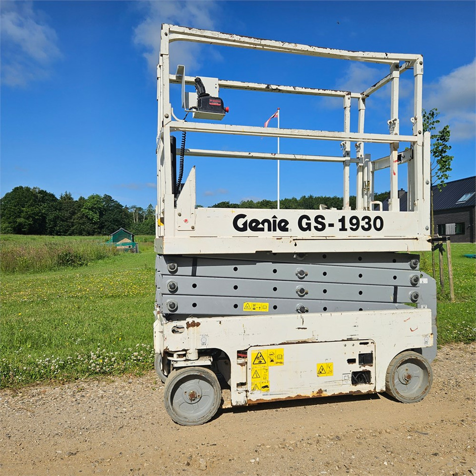 Genie GS 1930 - Scissor lift: picture 3 Genie GS 1930 - Scissor lift: picture 3