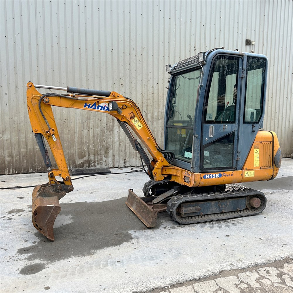 Hanix H15B - Mini excavator: picture 1 Hanix H15B - Mini excavator: picture 1