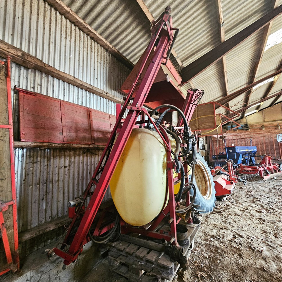 Hardi LXY 800 - Sprayer: picture 5 Hardi LXY 800 - Sprayer: picture 5
