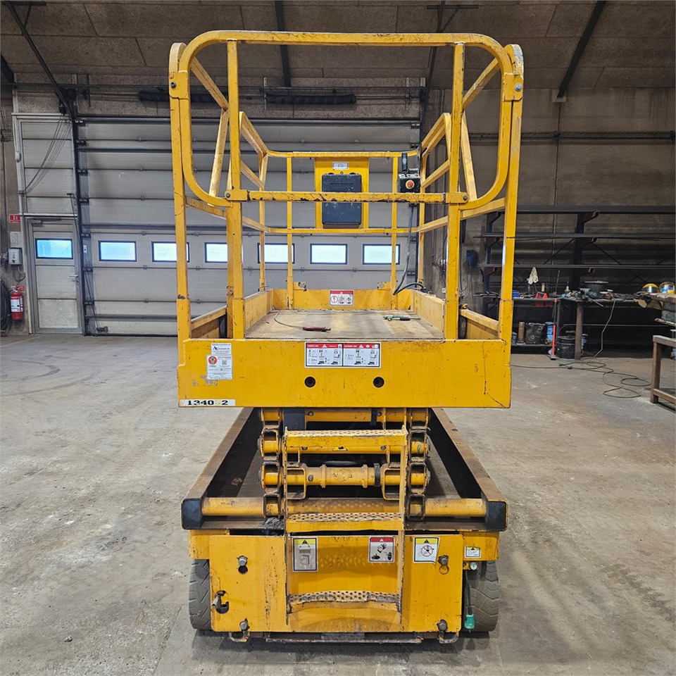 Haulotte Ciseaux Compact 10 - Scissor lift: picture 4 Haulotte Ciseaux Compact 10 - Scissor lift: picture 4