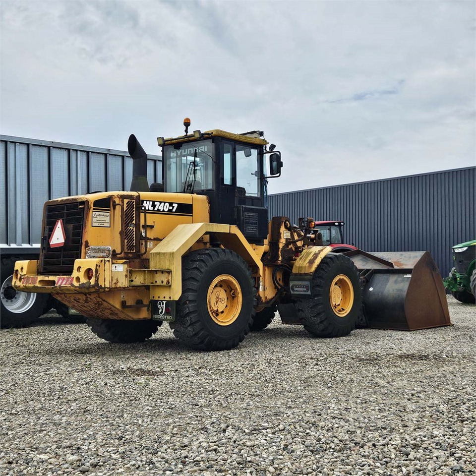 Hyundai HL740-7 - Wheel loader: picture 4 Hyundai HL740-7 - Wheel loader: picture 4