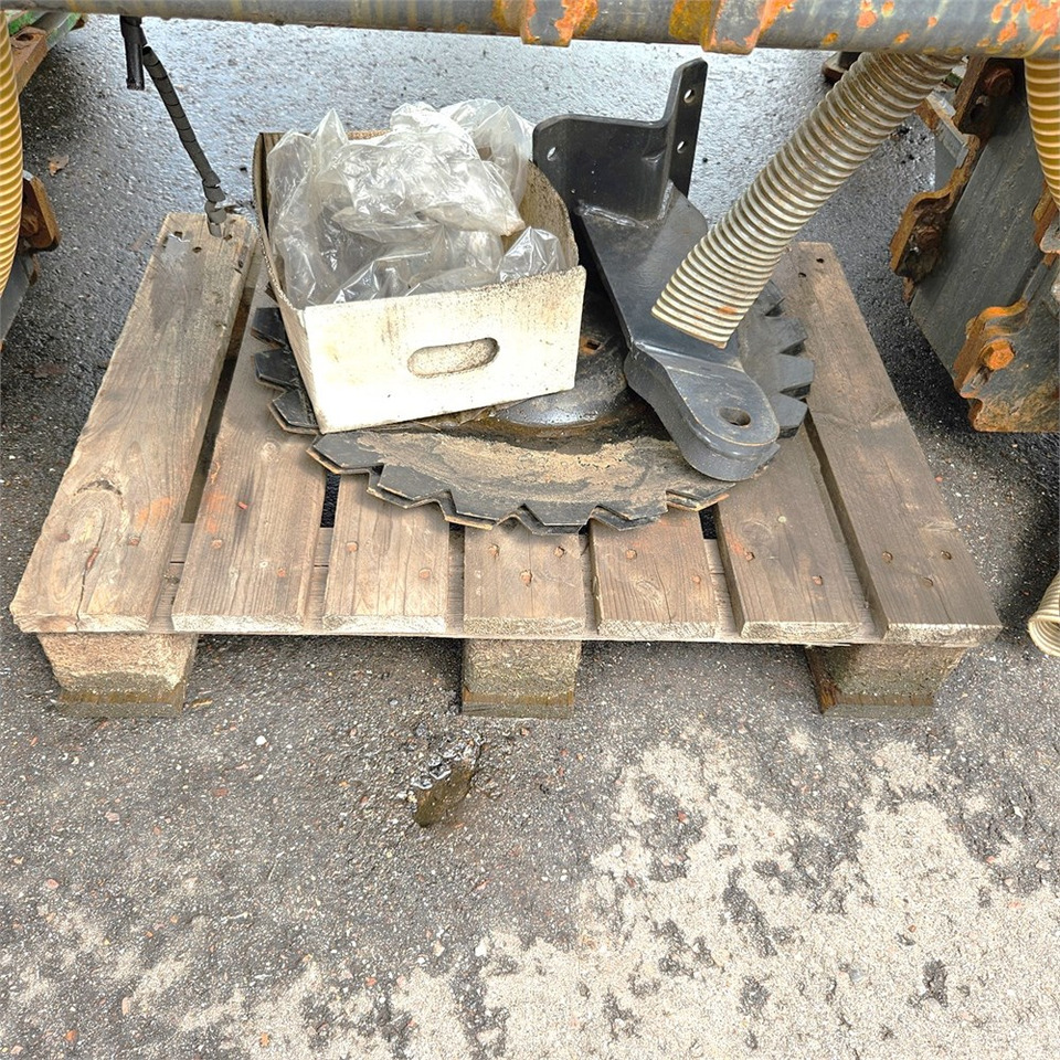 Fertilizing equipment Intertech 7,5m: picture 6