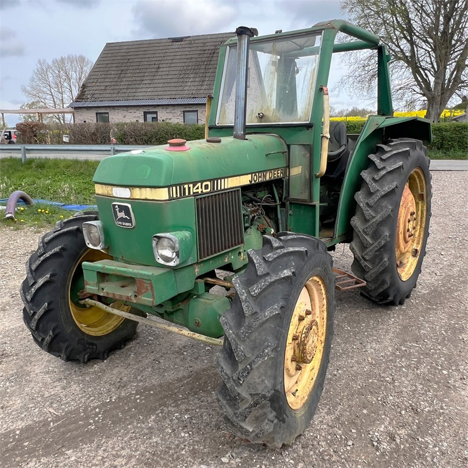 John Deere 1140 - Farm tractor: picture 3 John Deere 1140 - Farm tractor: picture 3